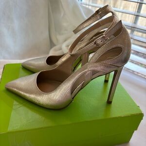 Sam Edelman Adelisa Gold Leaf Pointed Toe Heels  Size 8